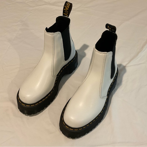Dr. Martens 2976 Quad Platform White Chelsea Boots - Picture 2 of 5